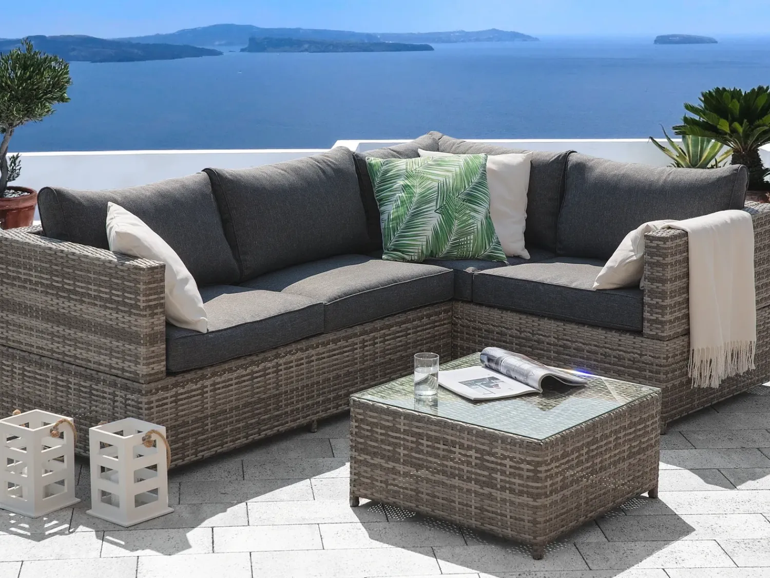 Outlet Beliani Set di divani angolari da giardino 4 posti AVOLA Lato Sinistro Rattan sintetico (PE) Grigio