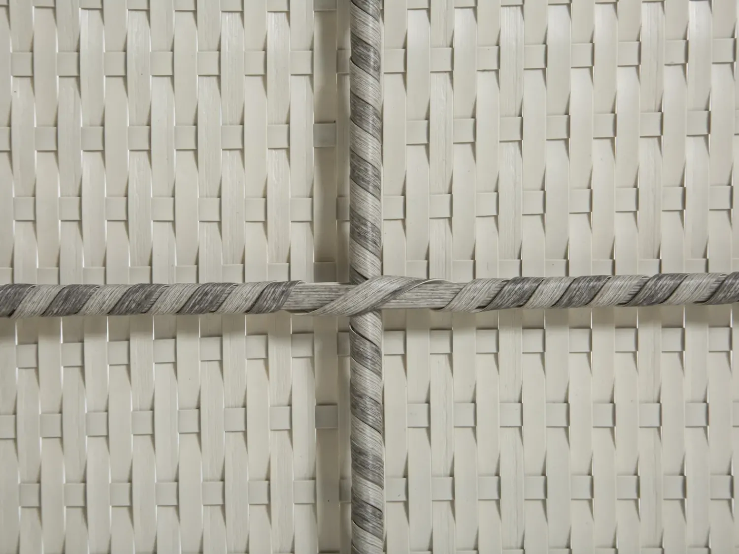 Outlet Beliani Set di divani angolari da giardino 4 posti AVOLA Lato Sinistro Rattan sintetico (PE) Grigio