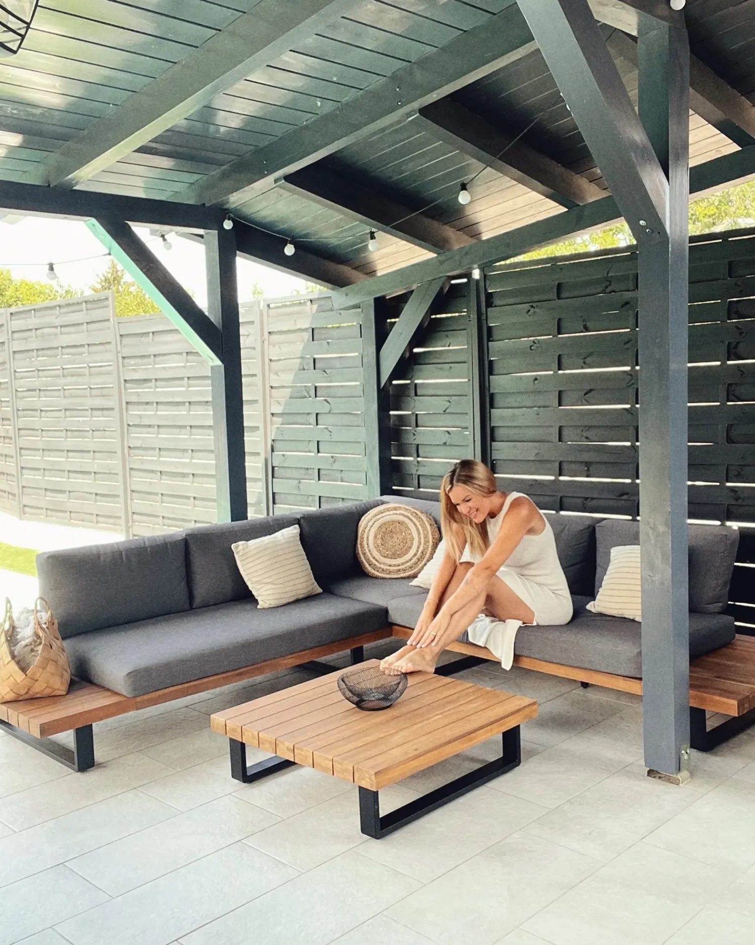 Online Beliani Set di divani angolari da giardino 5 posti MYKONOS Lato destro Legno di acacia certificato Grigio scuro Marrone Grigio