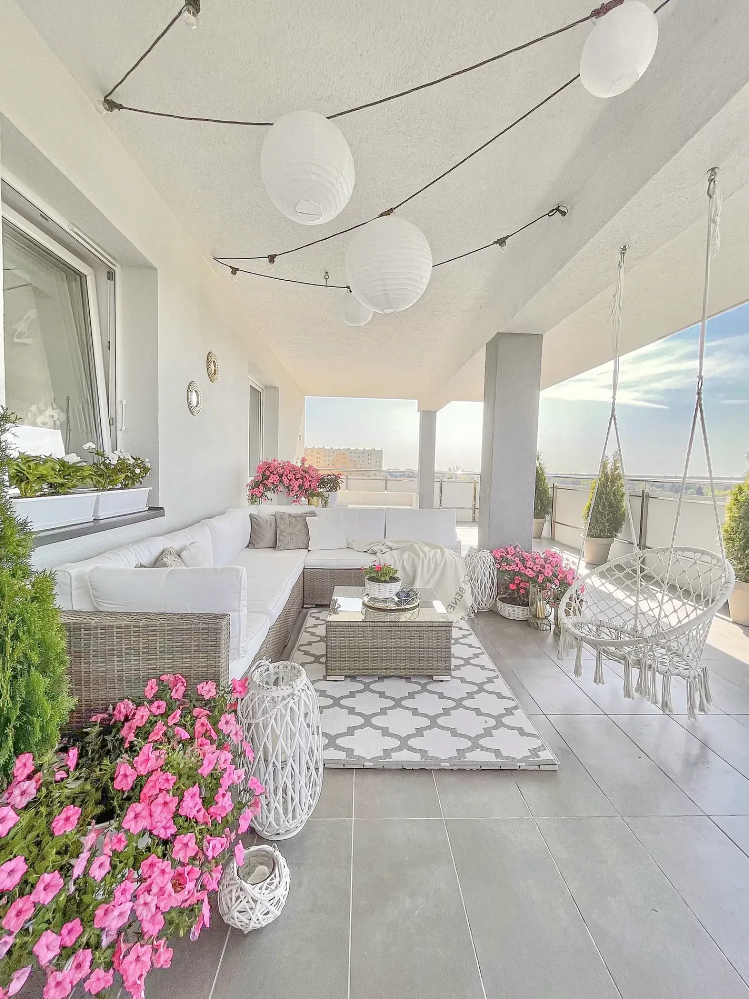 Beliani Set di divani angolari da giardino 6 posti BELVEDERE Rattan sintetico (PE) Bianco Bianco Marrone