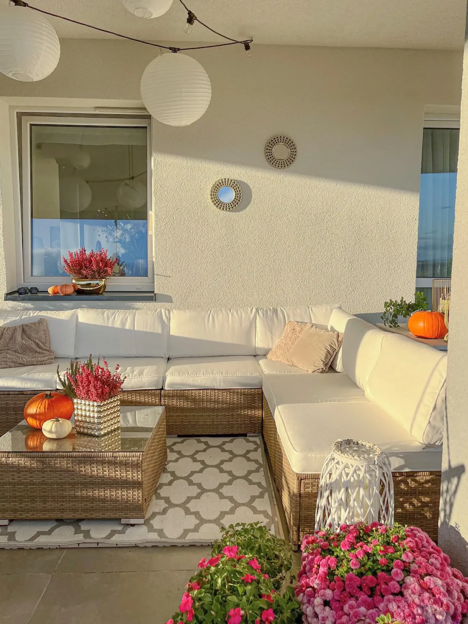 Beliani Set di divani angolari da giardino 6 posti BELVEDERE Rattan sintetico (PE) Bianco Bianco Marrone