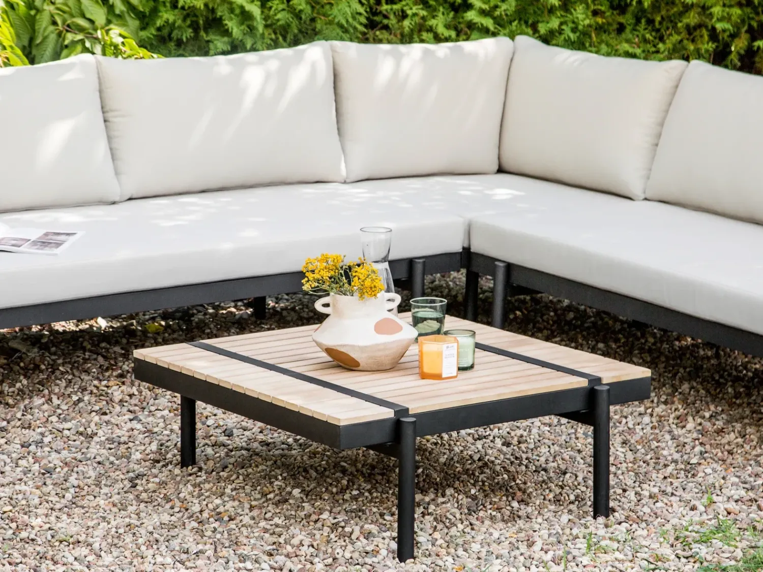 Online Beliani Set di divani angolari da giardino 5 posti BELLARIVA Legno d'eucalipto Bianco sporco Bianco Marrone Nero