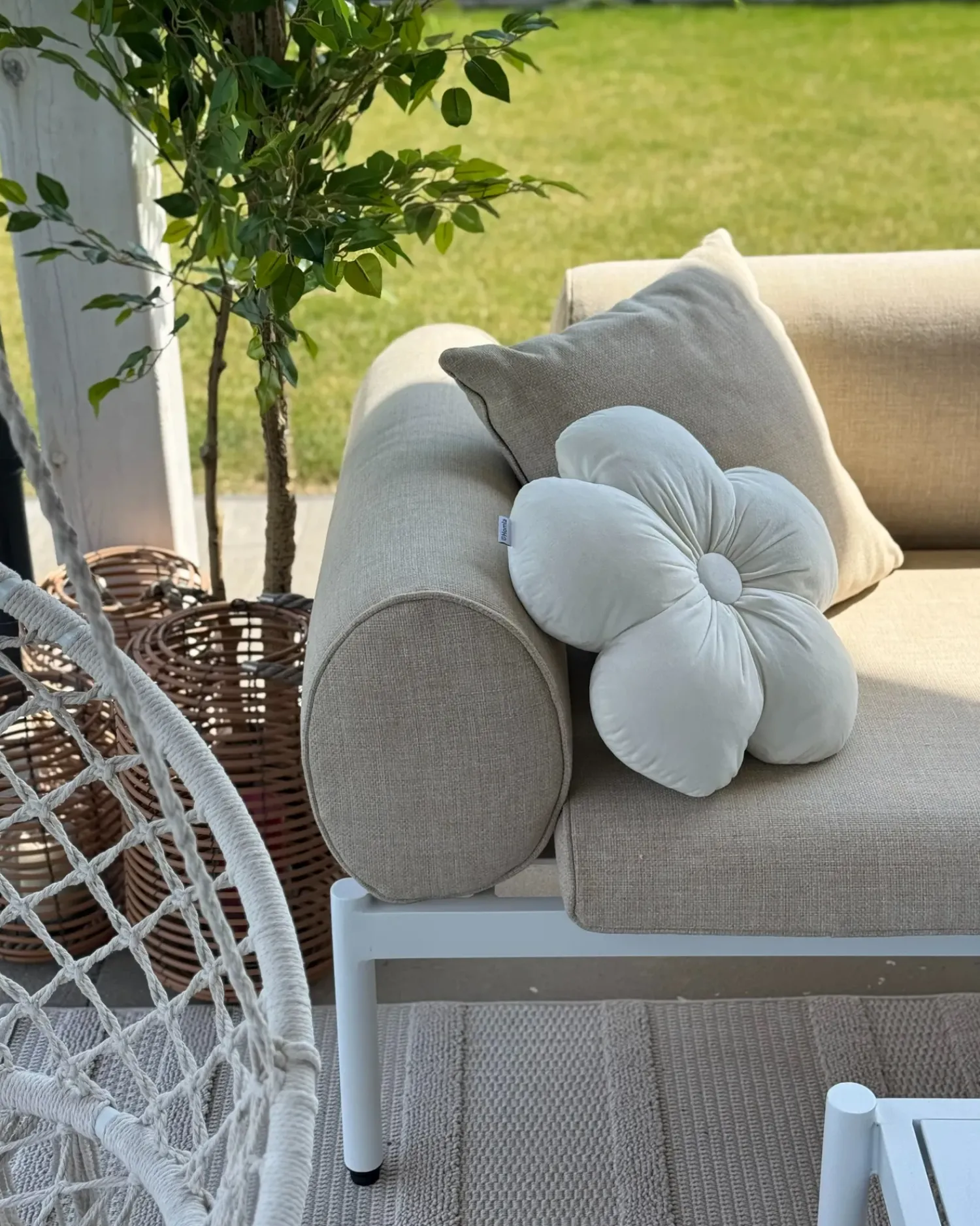 Sale Beliani Set di divani angolari da giardino 5 posti RASIGLIA Lato Sinistro Metallo Beige Bianco Beige