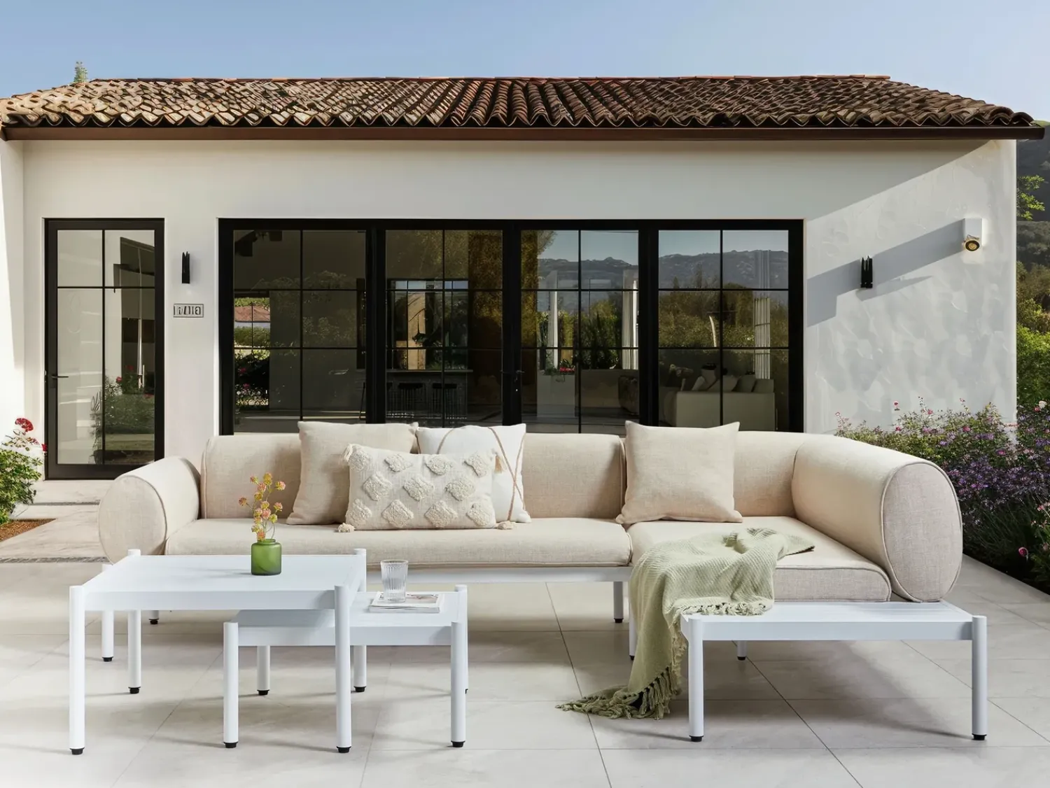 Sale Beliani Set di divani angolari da giardino 5 posti RASIGLIA Lato Sinistro Metallo Beige Bianco Beige