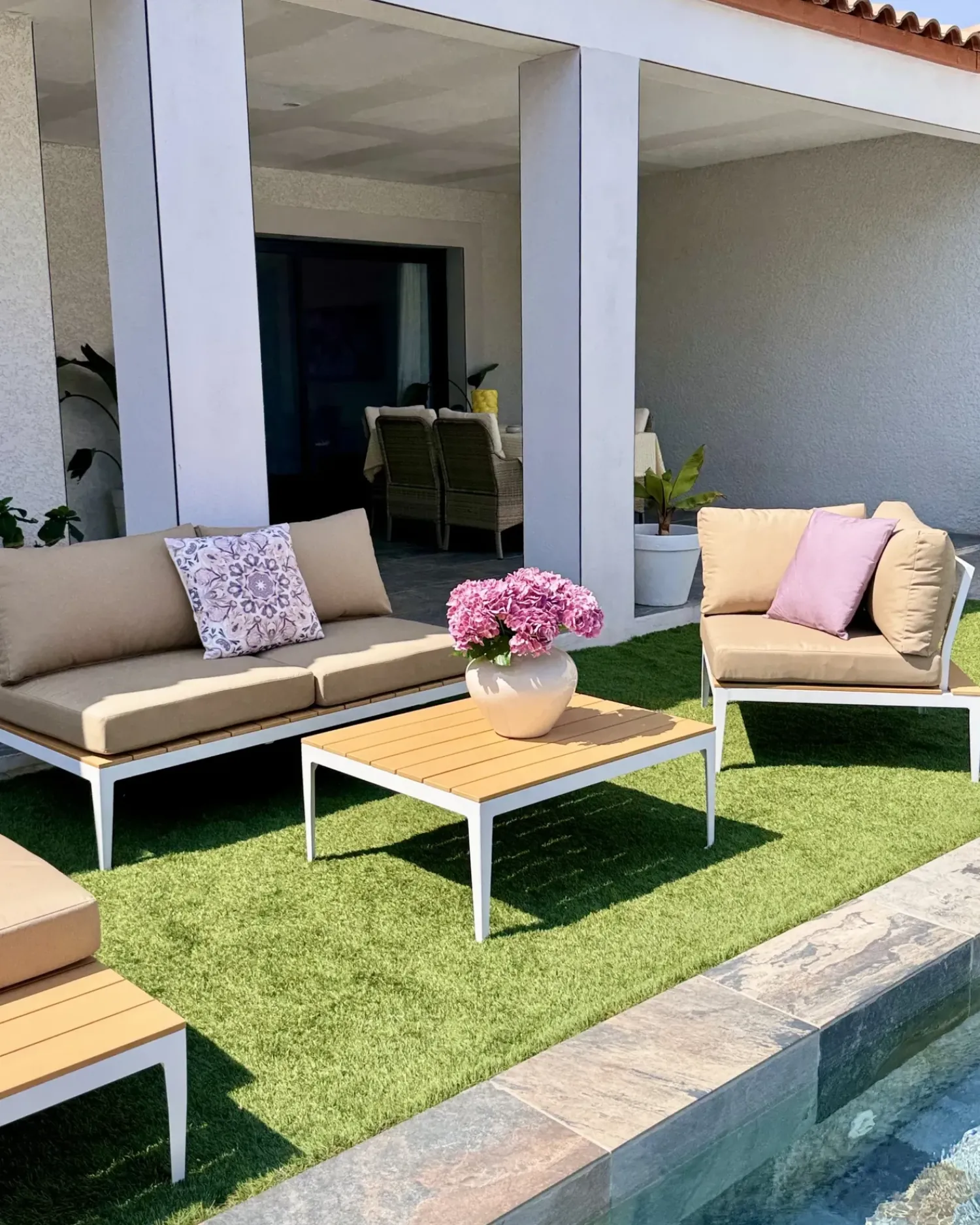 Clearance Beliani Set di divani angolari da giardino 5 posti POSITANO Marrone chiaro Bianco Marrone Marrone