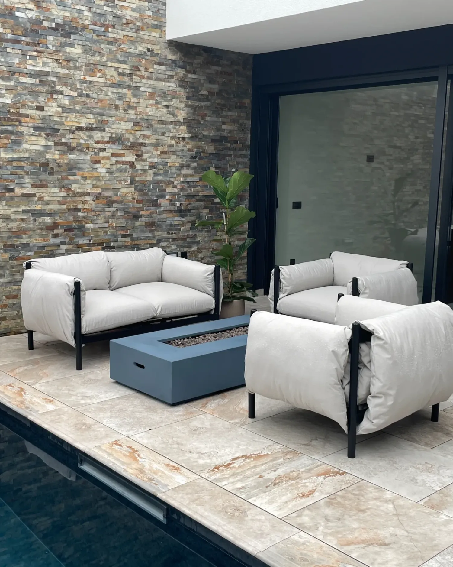 Beliani Set di divani da giardino 4 posti ESPERIA Metallo Grigio Grigio Nero