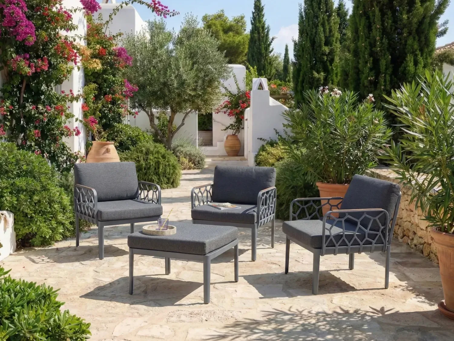 Hot Beliani Set di divani da giardino 4 posti ERICHE Grigio scuro Marrone Grigio