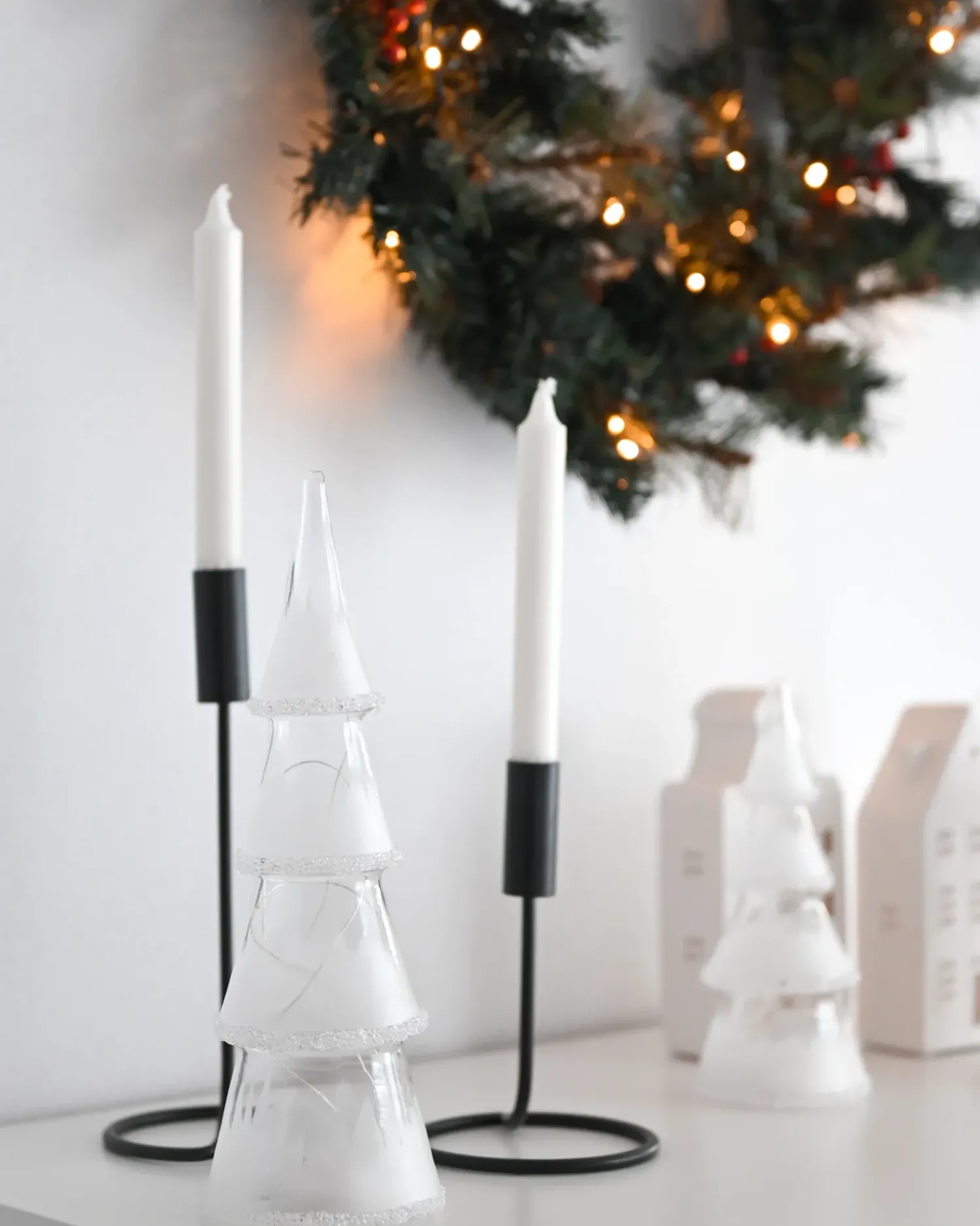 Hot Beliani Set di 3 figure LED KIERINKI Albero di Natale 22/27/33 cm Bianco Bianco Trasparente