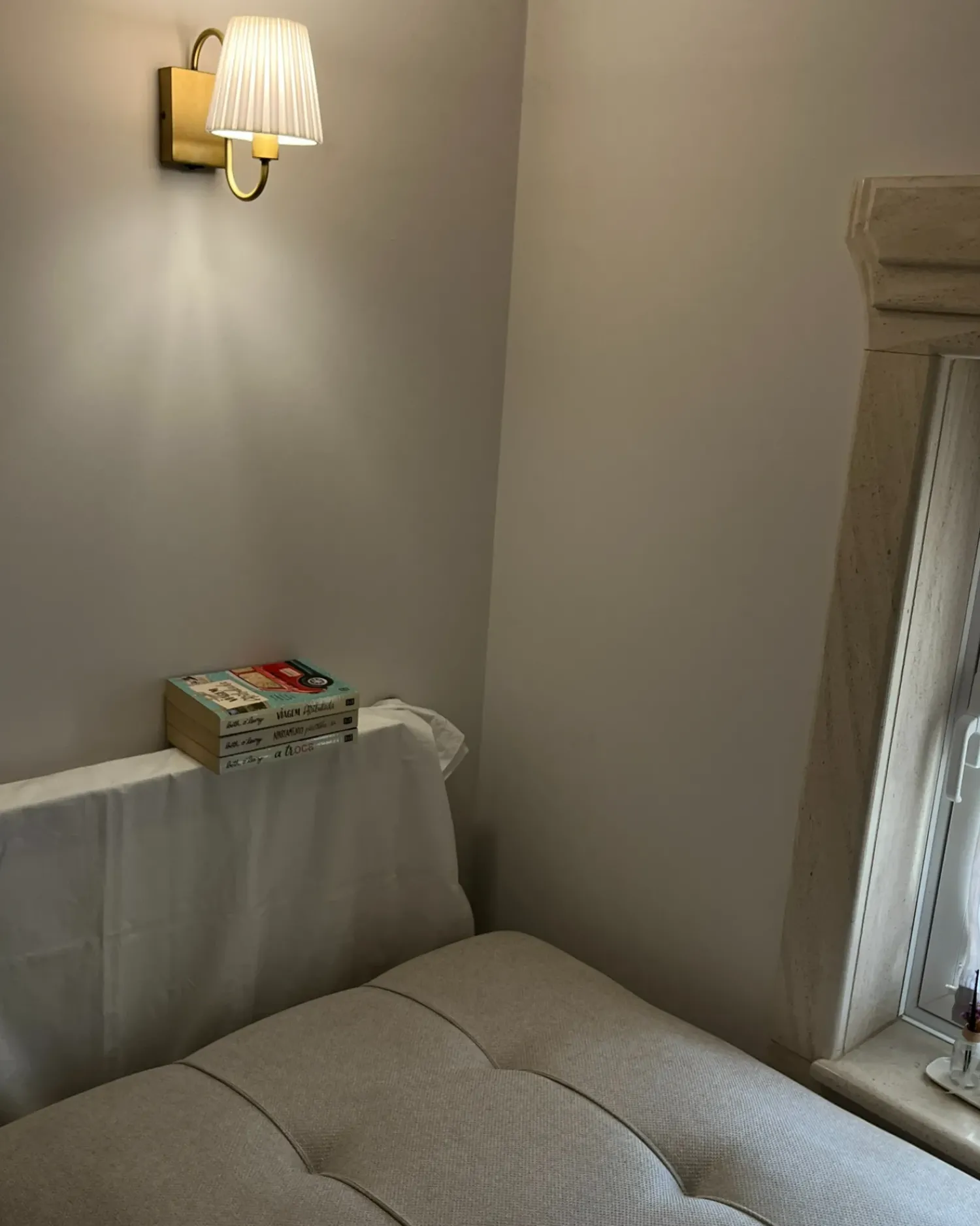 Best Beliani Set di 2 lampade da parete TOLKA Metallo Bianco Bianco Oro