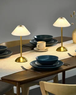 Outlet Beliani Set di 2 lampade da tavolo a LED senza fili RUBA con dimmer Metallo Oro Bianco Oro