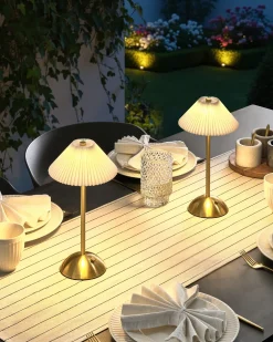 Outlet Beliani Set di 2 lampade da tavolo a LED senza fili RUBA con dimmer Metallo Oro Bianco Oro