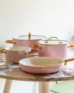 Clearance Beliani Set di 7 padelle ELITE PRO Rosa pastello Bianco Oro Rosa
