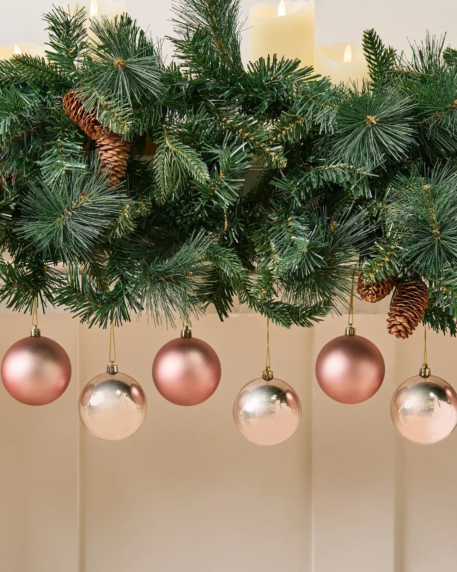 Discount Beliani Set di 36 palline decorative BYGDIN Rosa Rosa Oro