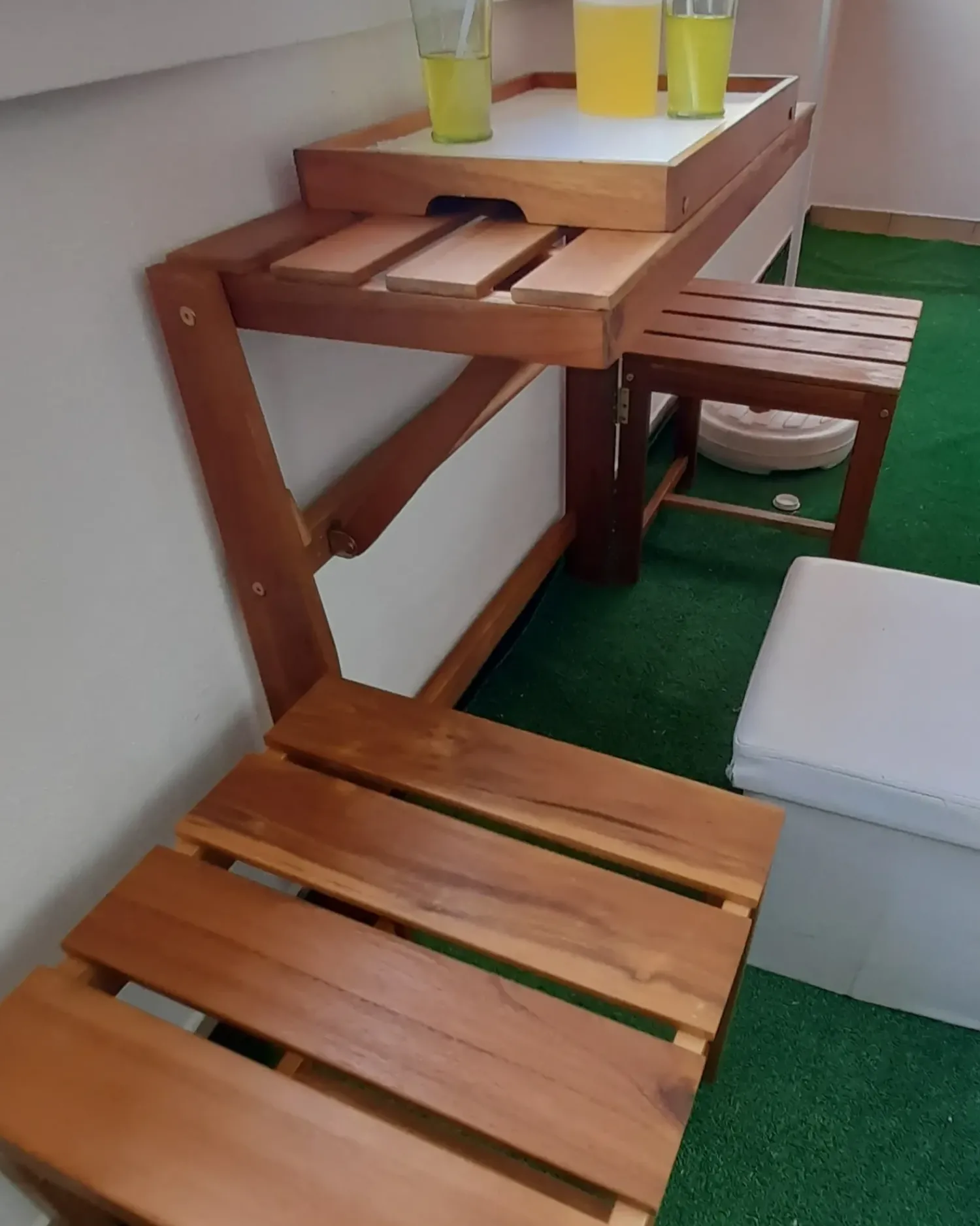 Clearance Beliani Set di panche da giardino bistrot convertibili TUENNO Legno d'acacia Marrone Beige Marrone Grigio