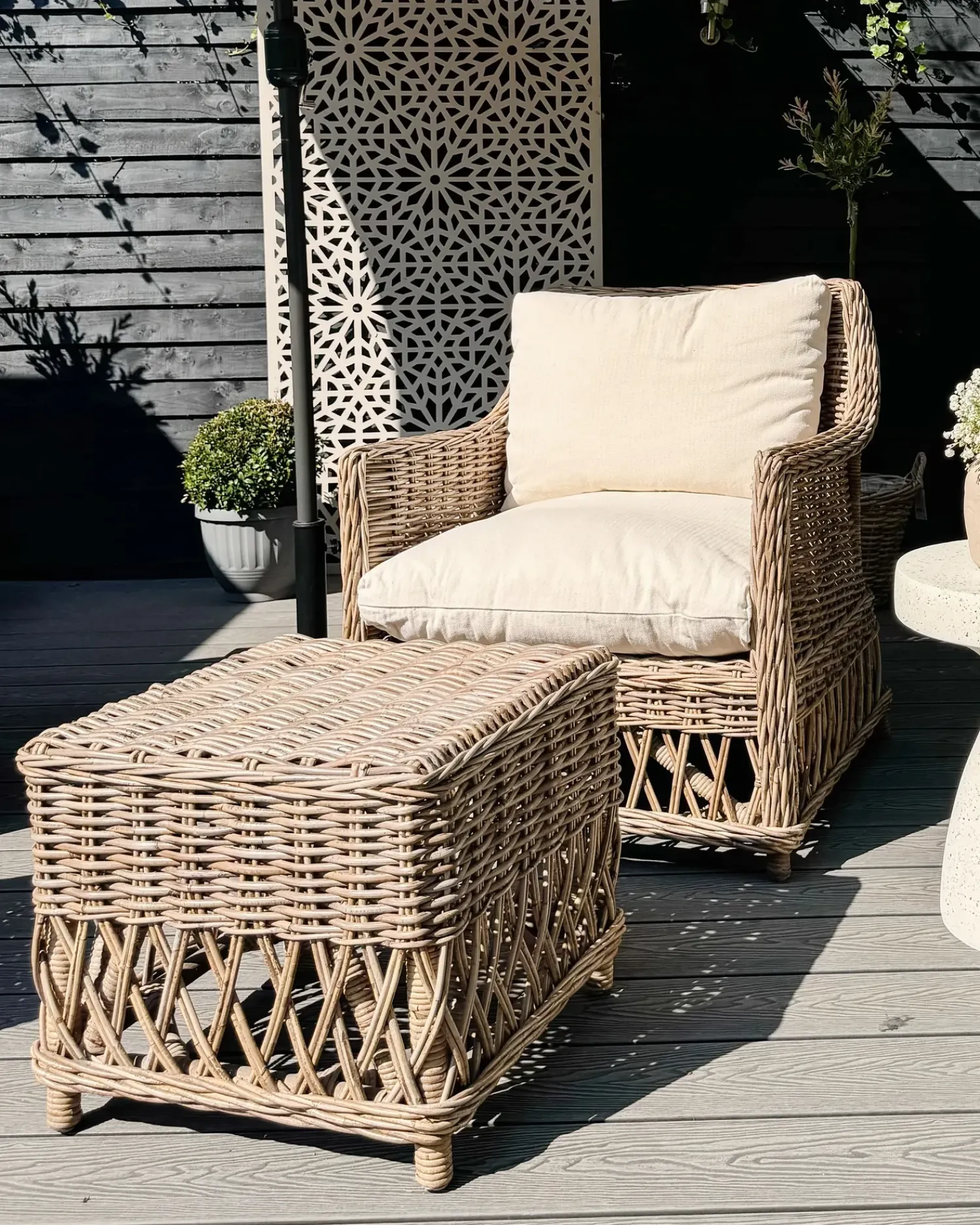 Online Beliani RIBOLLA con poggiapiedi Rattan Naturale Bianco Marrone