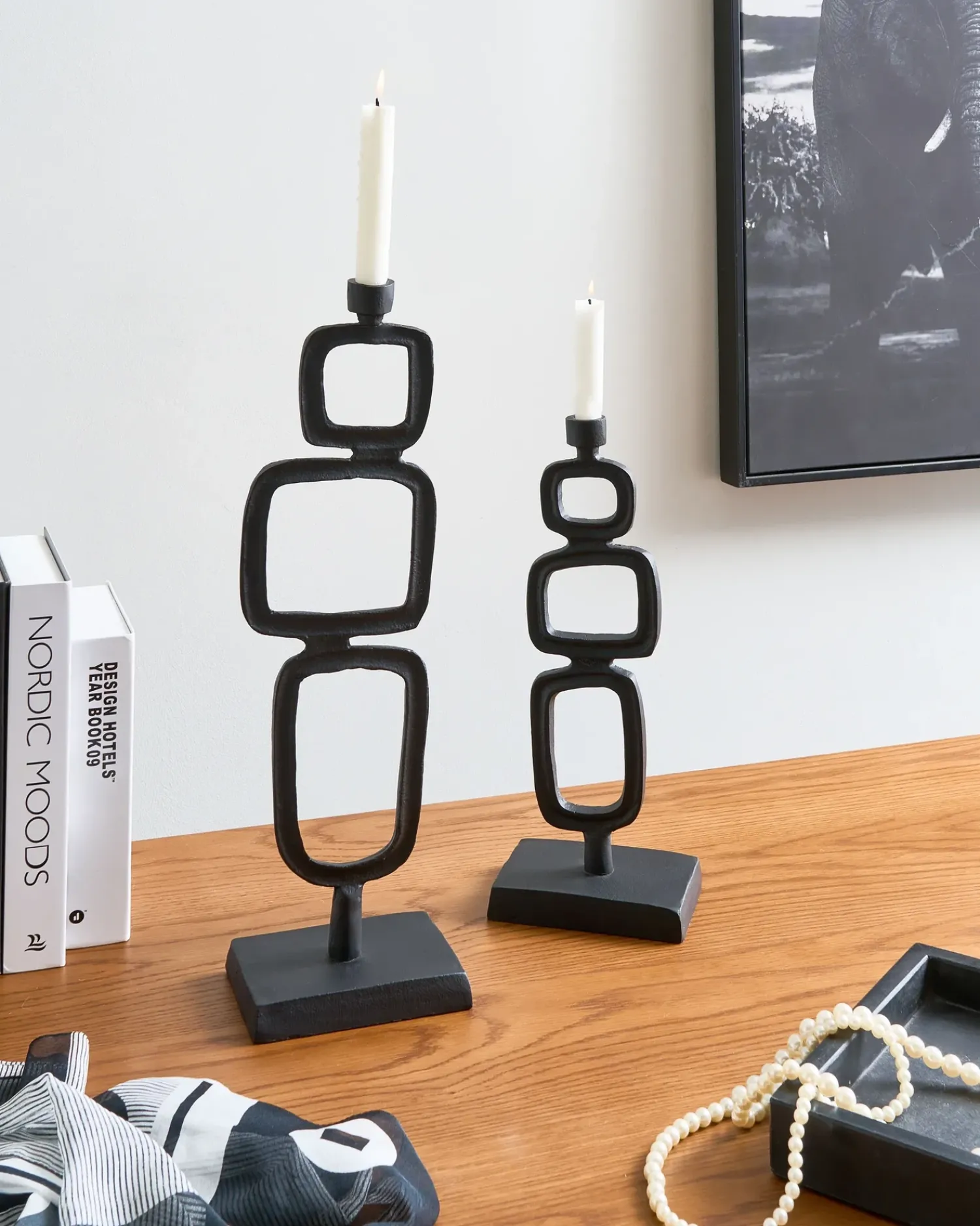 Beliani Set di 2 portacandele SIPANJE Metallo 35/48 cm Nero