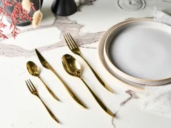 Outlet Beliani Set di 30 posate FARFALLE Oro