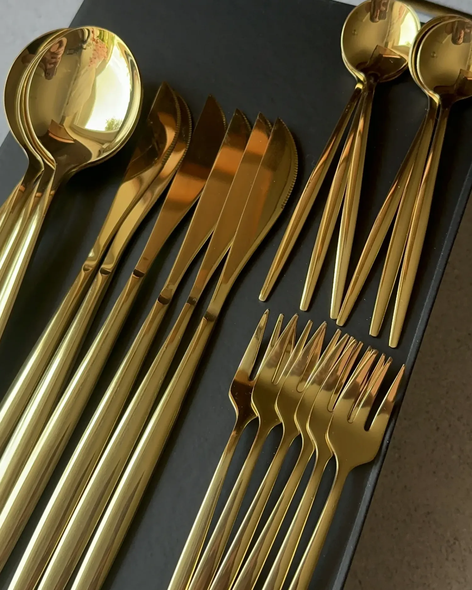 Outlet Beliani Set di 30 posate RIGATONI Oro