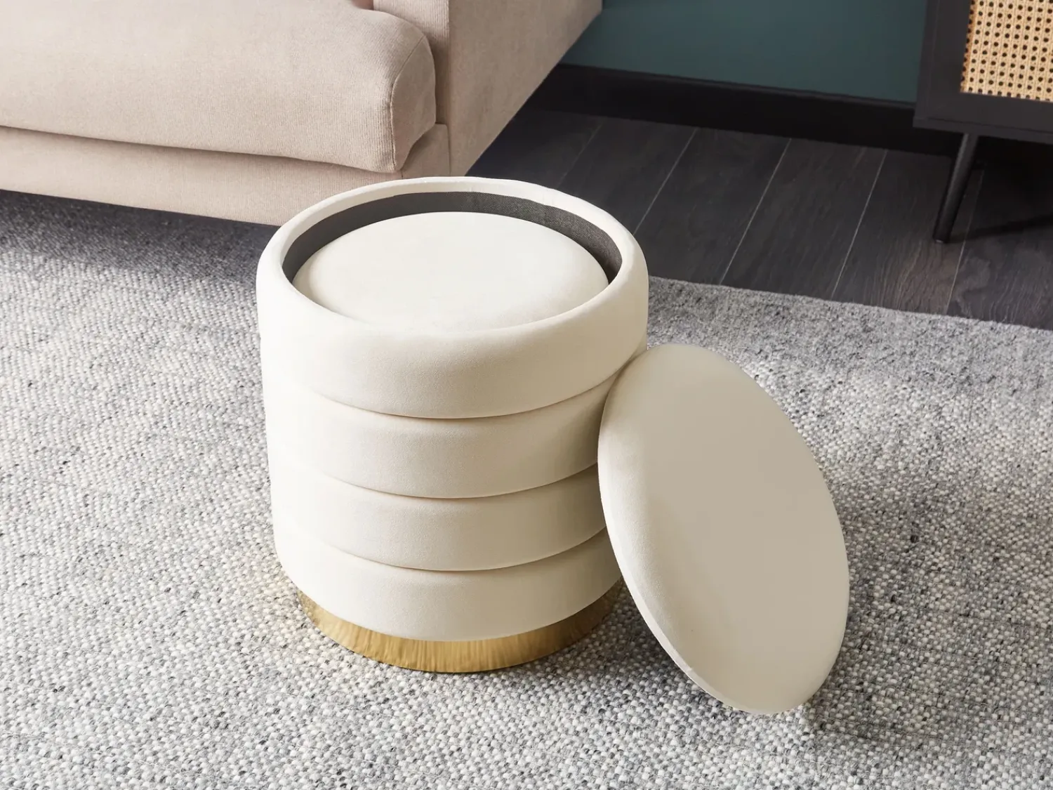 New Beliani Set di 2 pouf contenitore GARLAND Velluto Beige chiaro Beige Oro