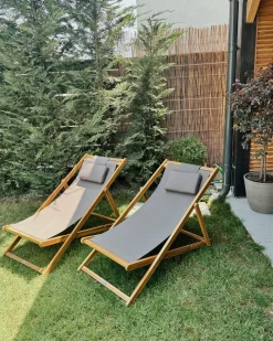 Outlet Beliani Set di 2 sedie a sdraio pieghevoli AVELLINO con Tessuti di Ricambio Legno d'acacia Marrone scuro Grigio Marrone Multicolore