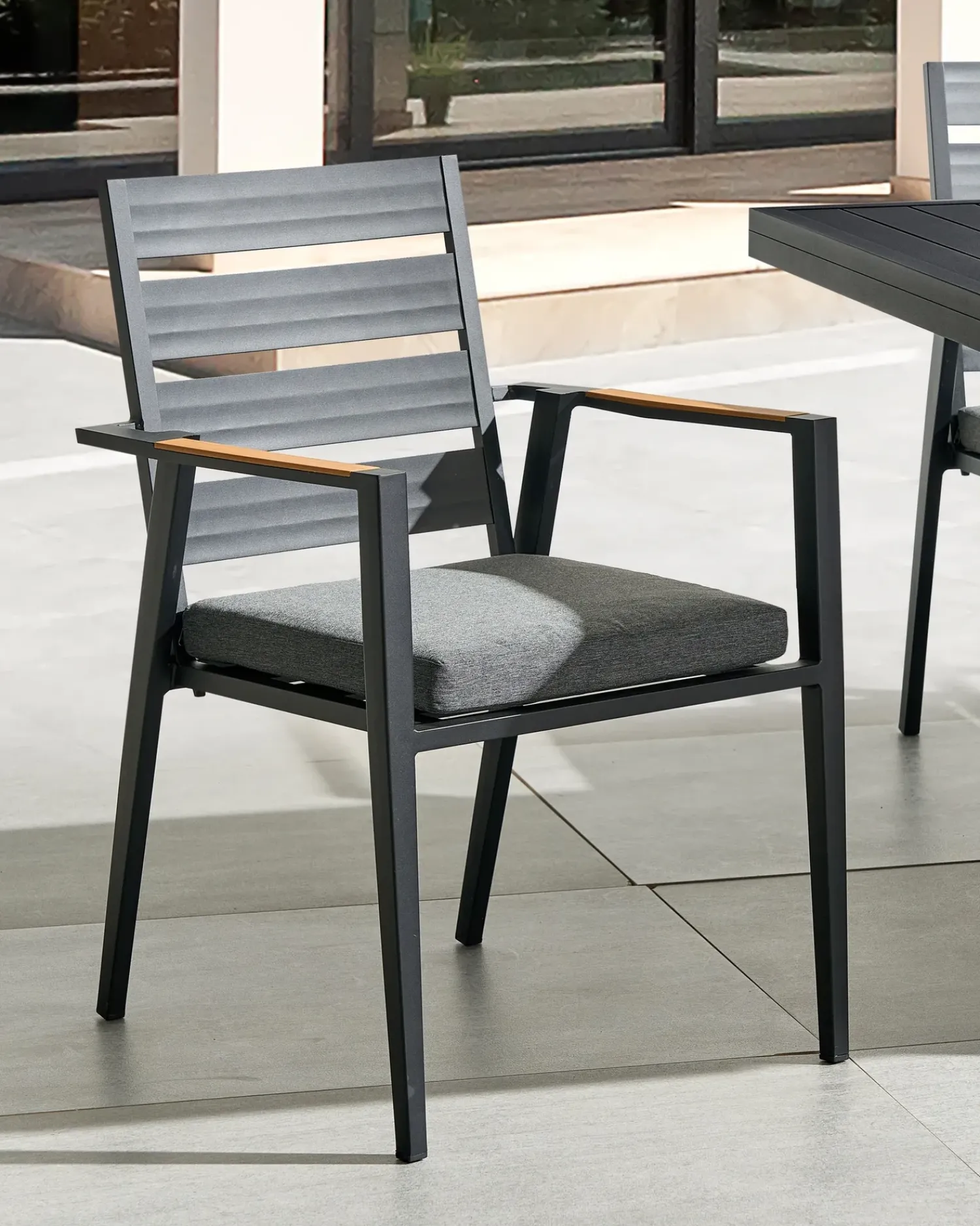 Online Beliani Set di 6 sedie da giardino con cuscini TAVIANO Metallo Nero Grigio Marrone Nero