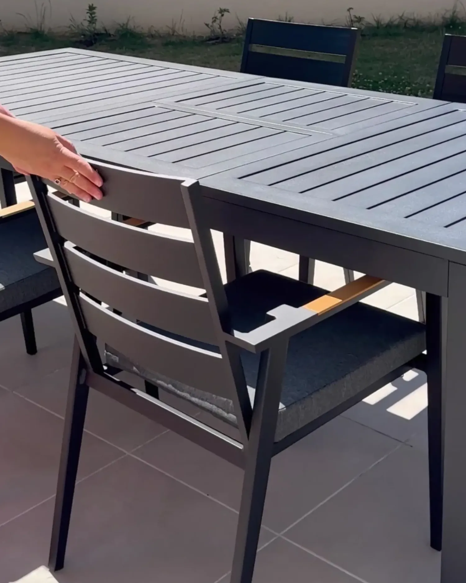 Online Beliani Set di 6 sedie da giardino con cuscini TAVIANO Metallo Nero Grigio Marrone Nero