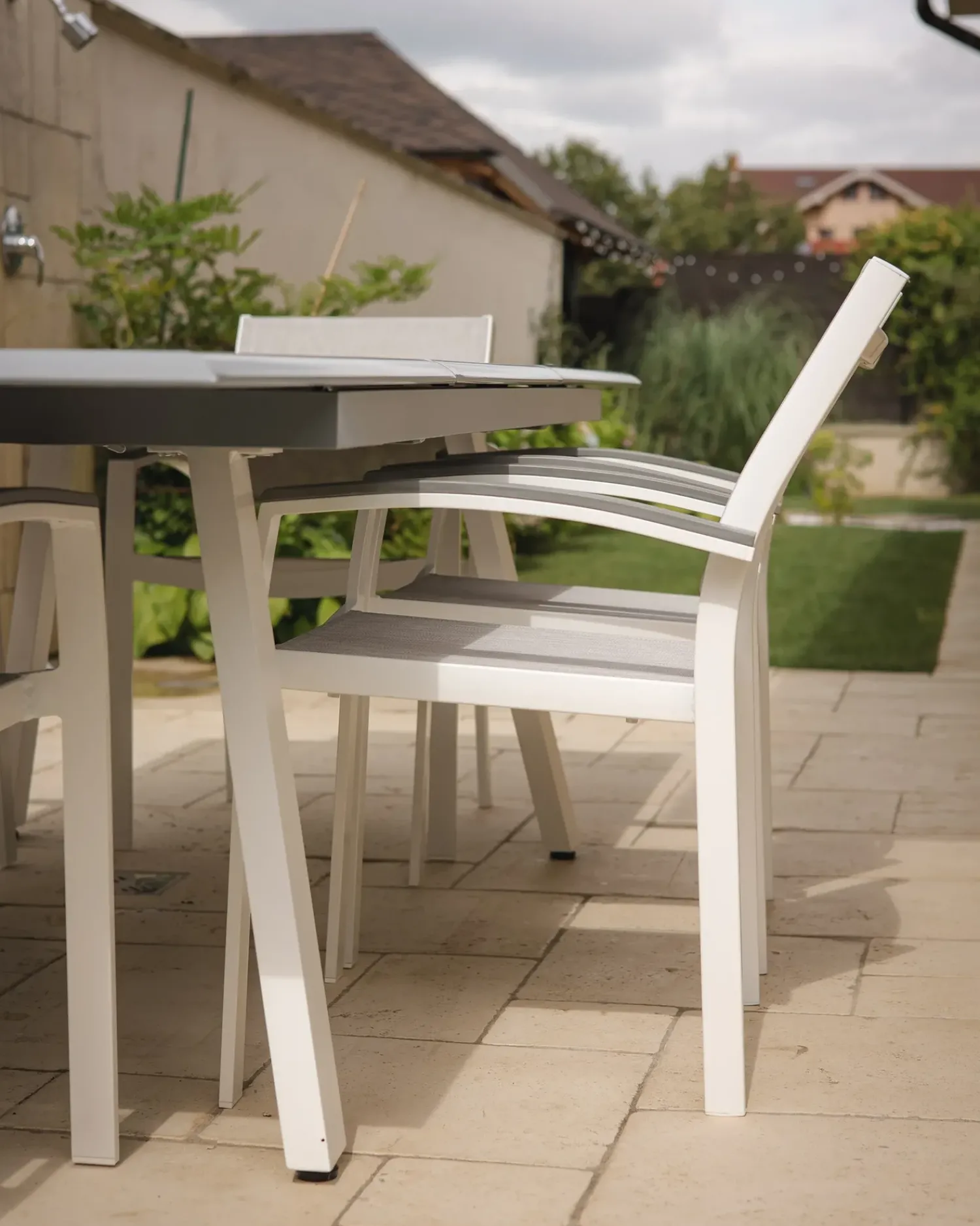 Discount Beliani PERETA Metallo Grigio Bianco Grigio