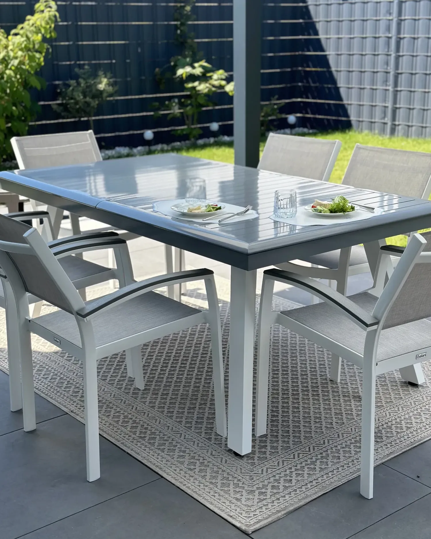 Discount Beliani PERETA Metallo Grigio Bianco Grigio