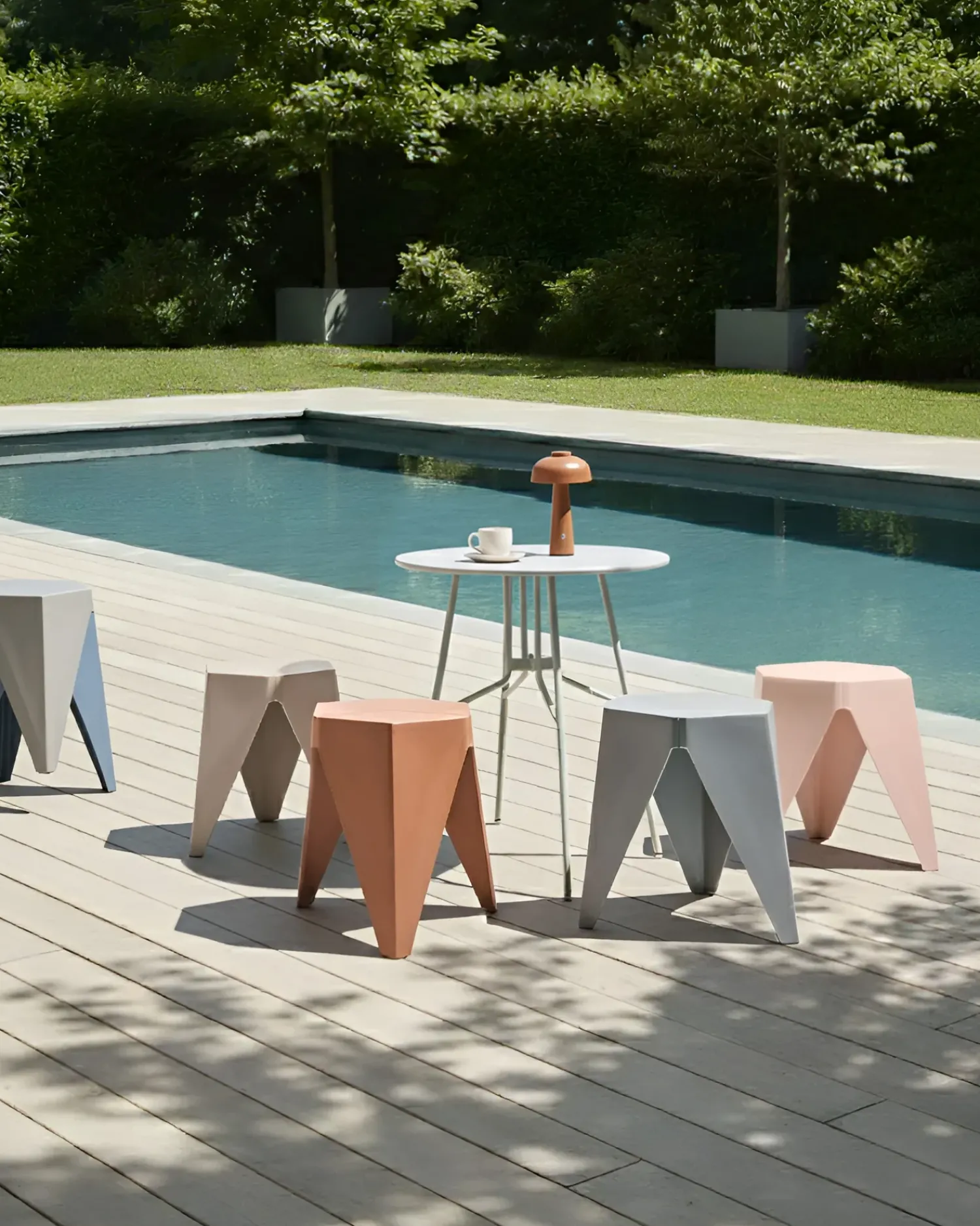 Discount Beliani Set di 4 sgabelli da giardino KARAVOS Multicolore Rosa Rosso Marrone Grigio Multicolore