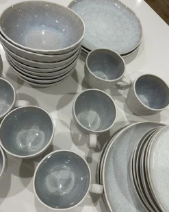 Discount Beliani Set di 16 stoviglie SESAME Gres porcellanato chiaro Grigio