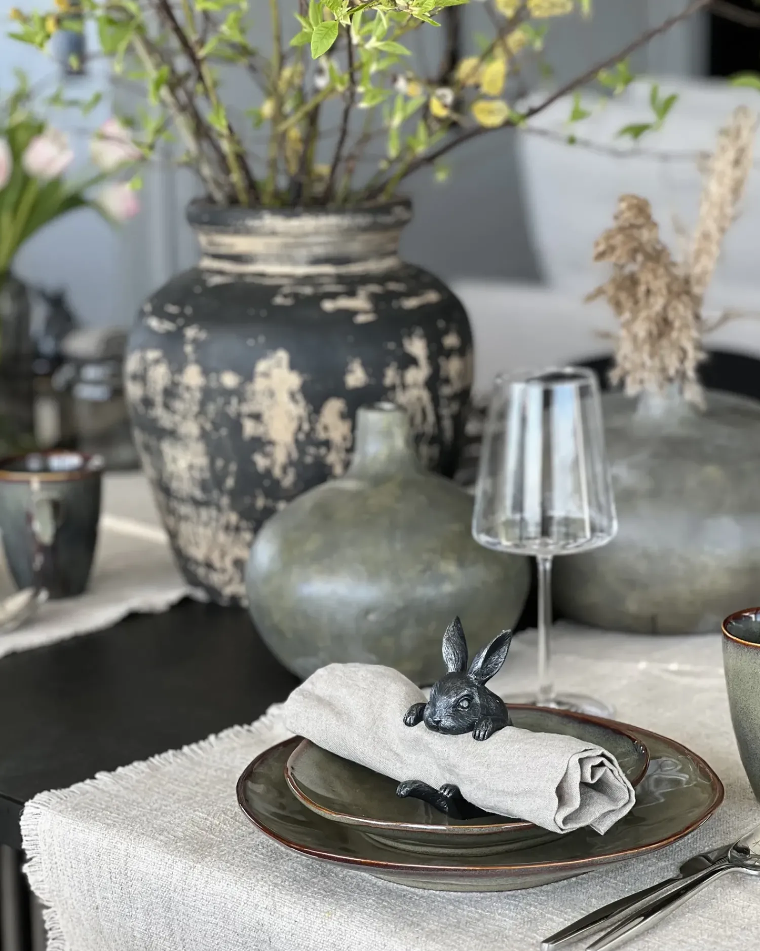 Sale Beliani Set di 16 stoviglie THYME Gres porcellanato Verde scuro Marrone Verde