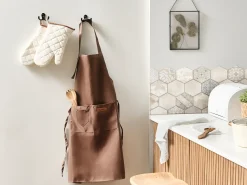 Beliani Set di Tessili da Cucina DAUCUS Marrone Bianco Marrone