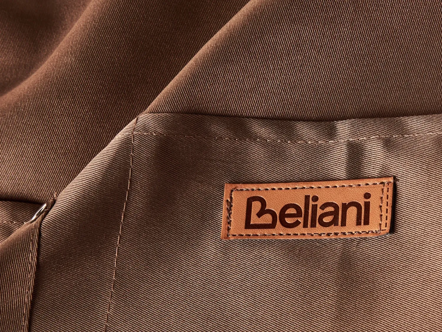 Beliani Set di Tessili da Cucina DAUCUS Marrone Bianco Marrone