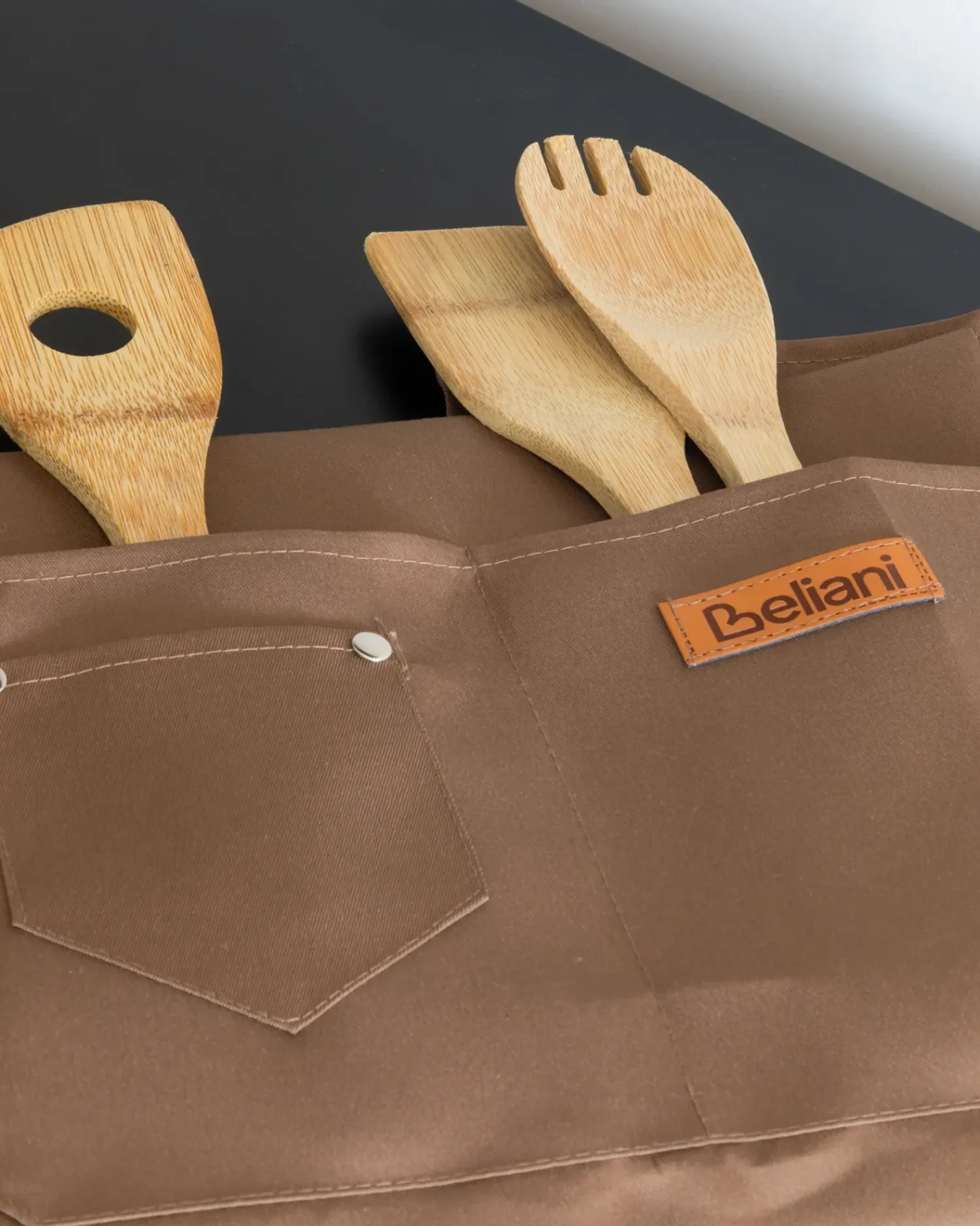 Beliani Set di Tessili da Cucina DAUCUS Marrone Bianco Marrone