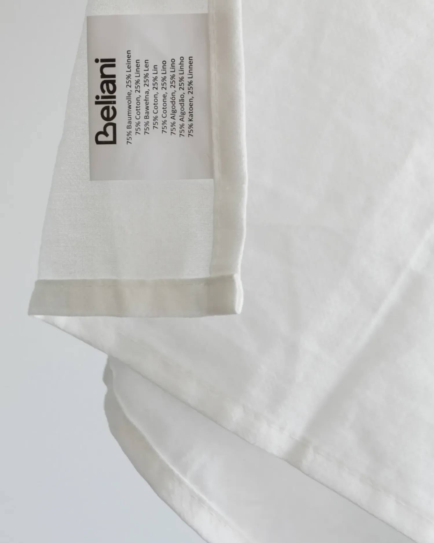 Beliani Set di Tessili da Cucina DAUCUS Marrone Bianco Marrone