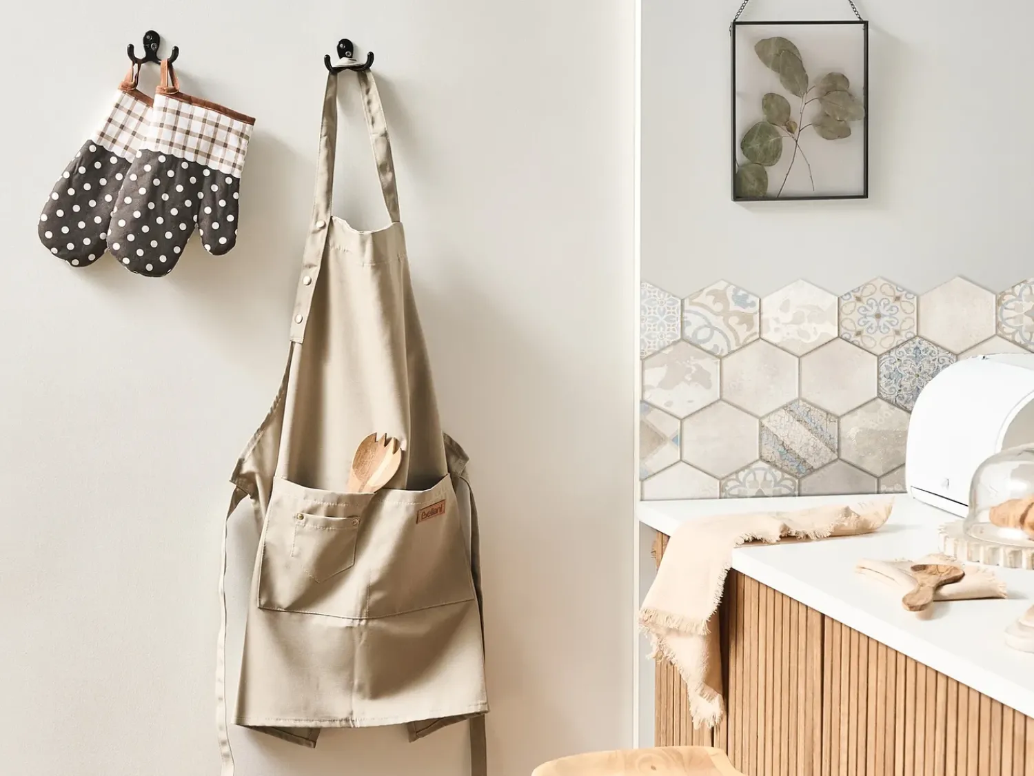 Best Beliani Set di Tessili da Cucina PISUM Beige Bianco Beige Marrone Nero