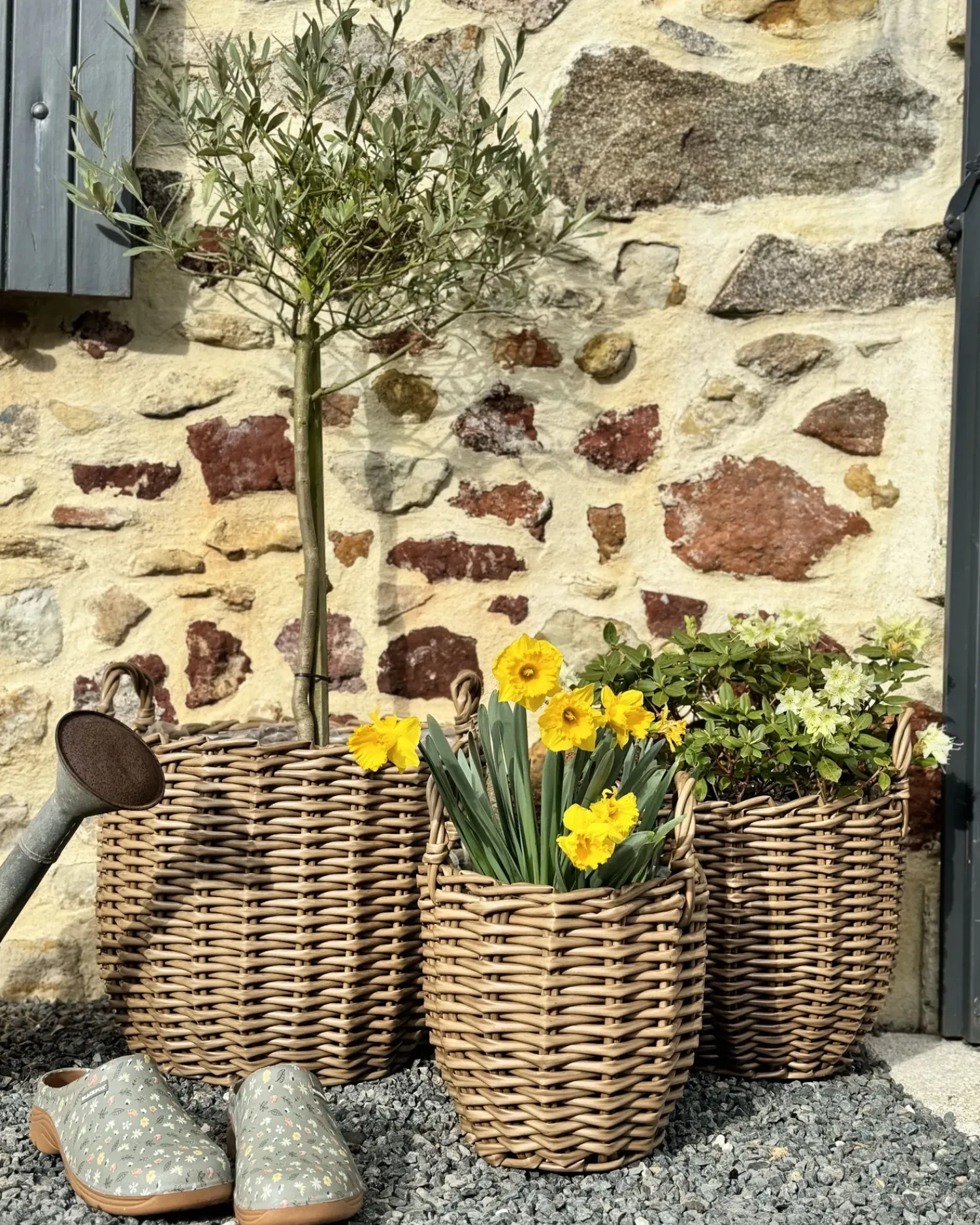 Discount Beliani Set di 3 vasi da fiori in vimini AUCUBA 26/34/44 cm chiaro Marrone