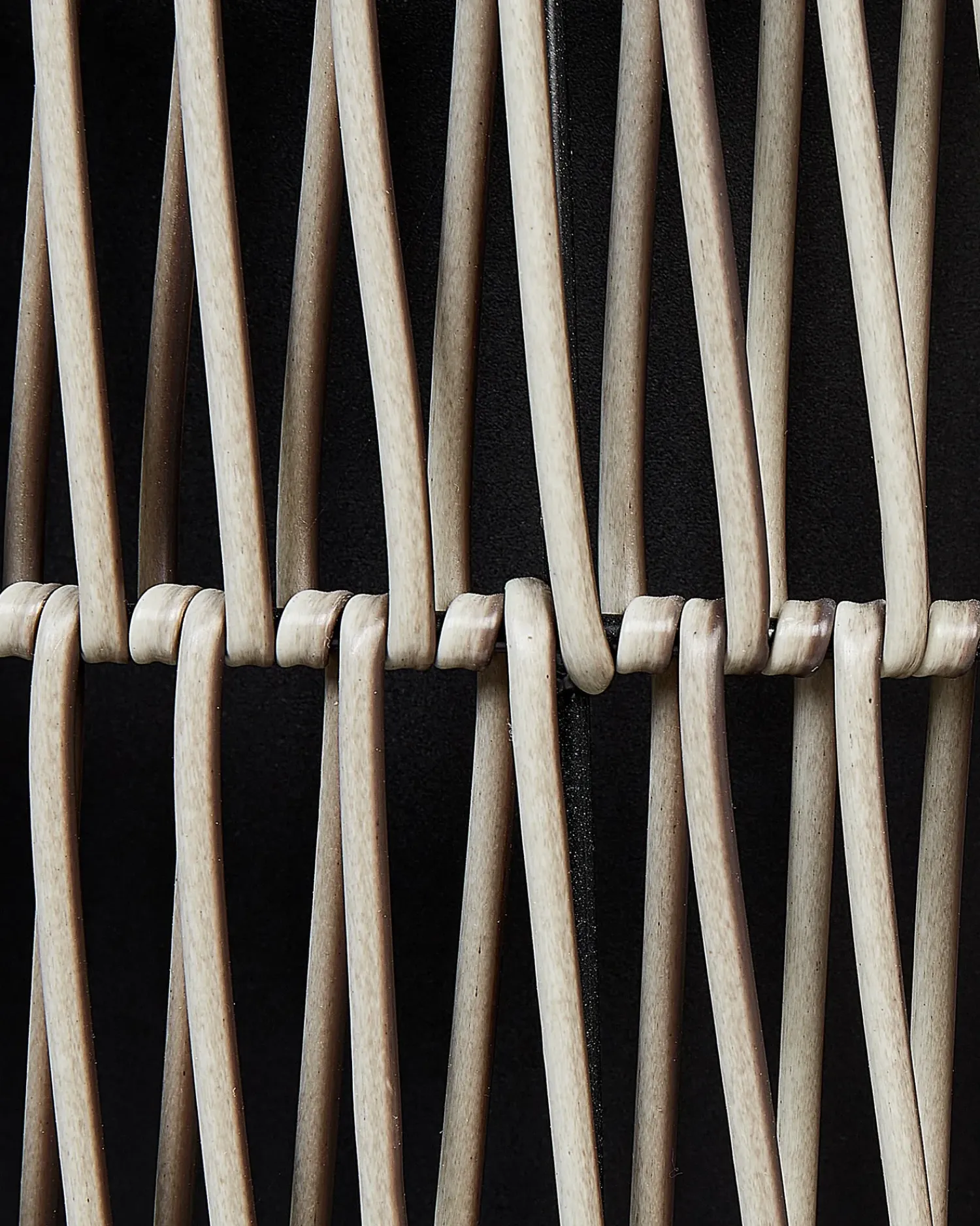 Beliani Set di 2 vasi per piante BRODIEA Rattan sintetico (PE) 26/45 cm chiaro Marrone
