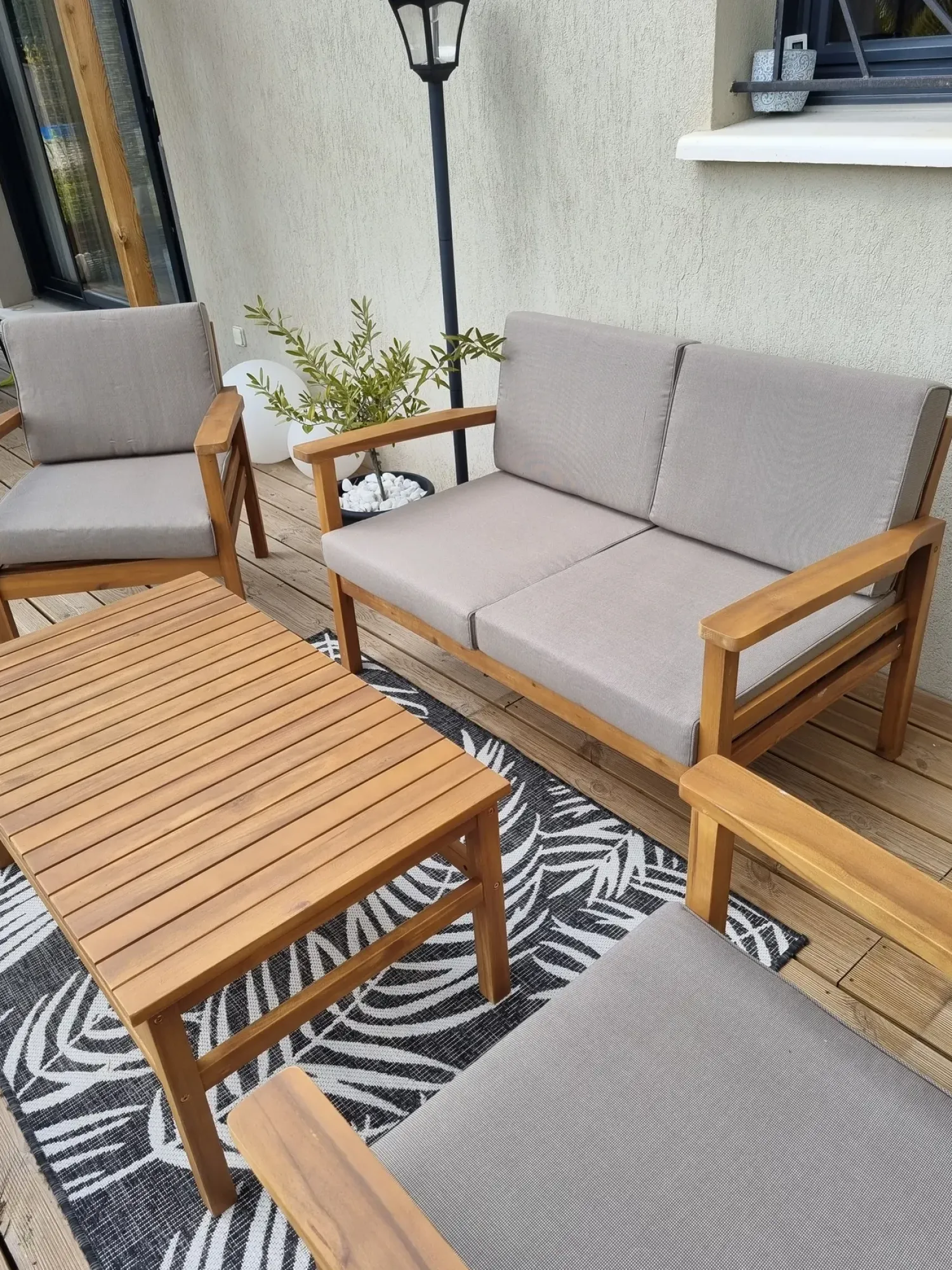 Online Beliani Set salotto da giardino con tavolo e pouf 4 posti MANILA Marrone chiaro Grigio Marrone