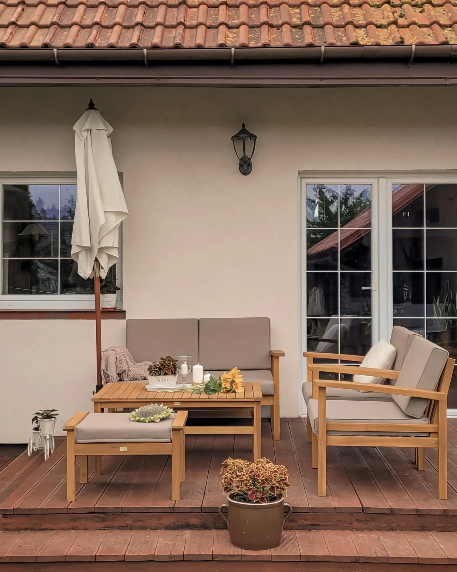 Online Beliani Set salotto da giardino con tavolo e pouf 4 posti MANILA Marrone chiaro Grigio Marrone