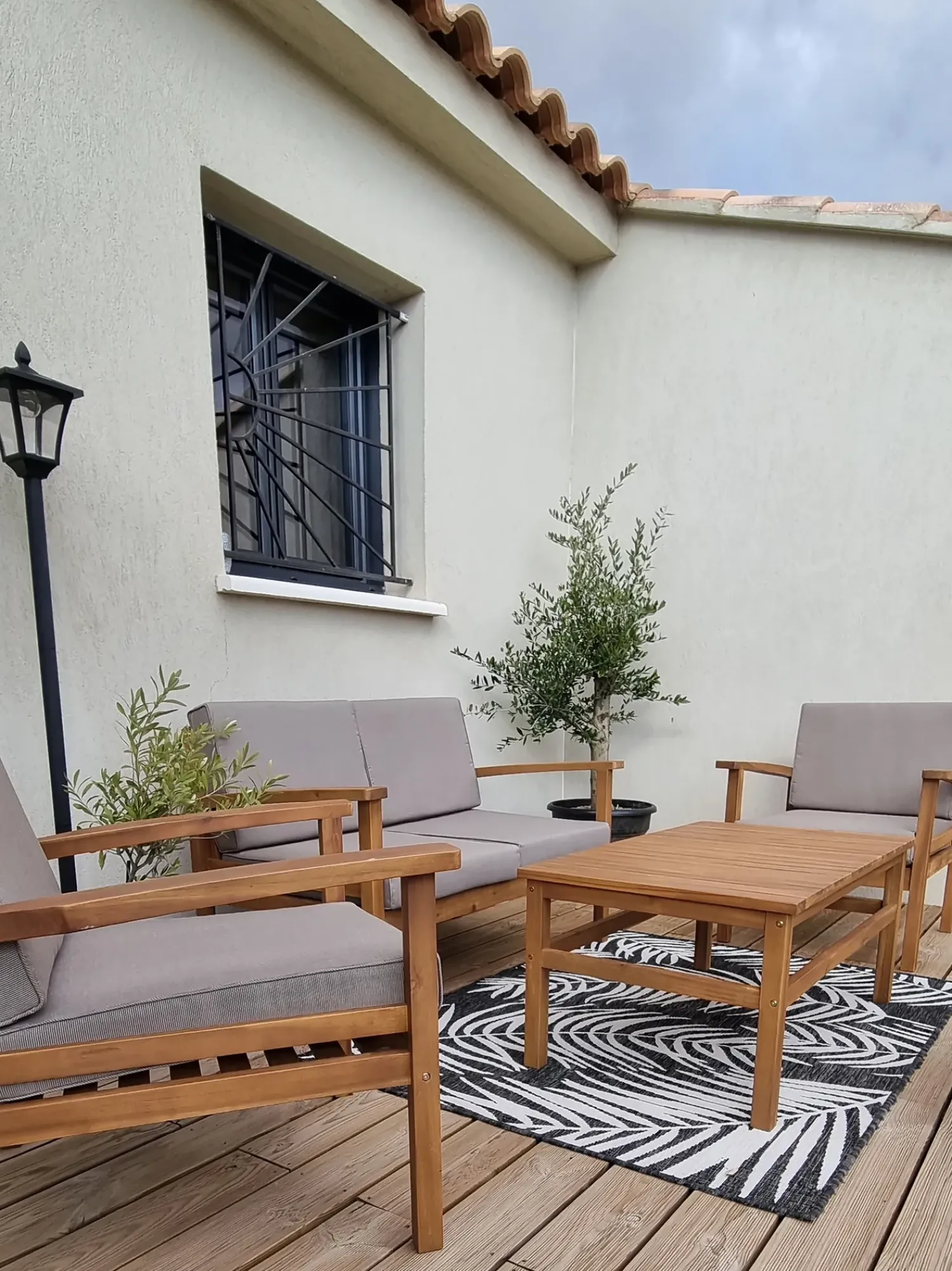 Online Beliani Set salotto da giardino con tavolo e pouf 4 posti MANILA Marrone chiaro Grigio Marrone