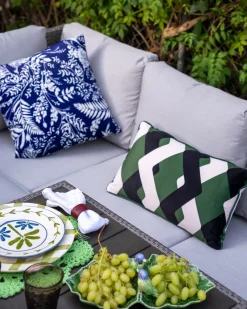Beliani Set salotto da giardino con tavolo e pouf 5 posti BARDI con cuscini Rattan sintetico (PE) Tortora Beige Naturale Grigio