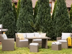 Outlet Beliani Set salotto da giardino con tavolo e pouf 5 posti FONTI con cuscini Rattan sintetico (PE) Tortora Beige Naturale Grigio