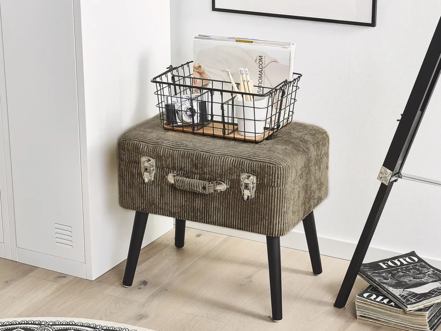 Sale Beliani Sgabello contenitore MALLARD Velluto a coste Marrone chiaro Marrone Nero