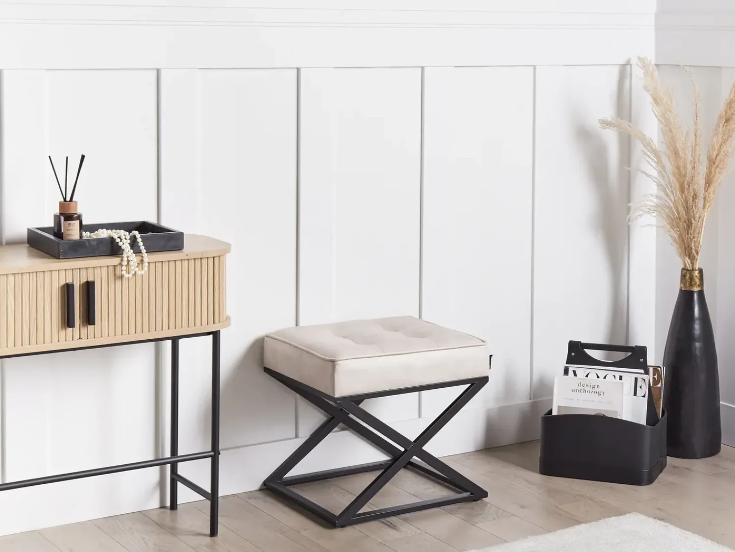 Outlet Beliani Sgabello MURDO Pelle sintetica Beige Beige Nero