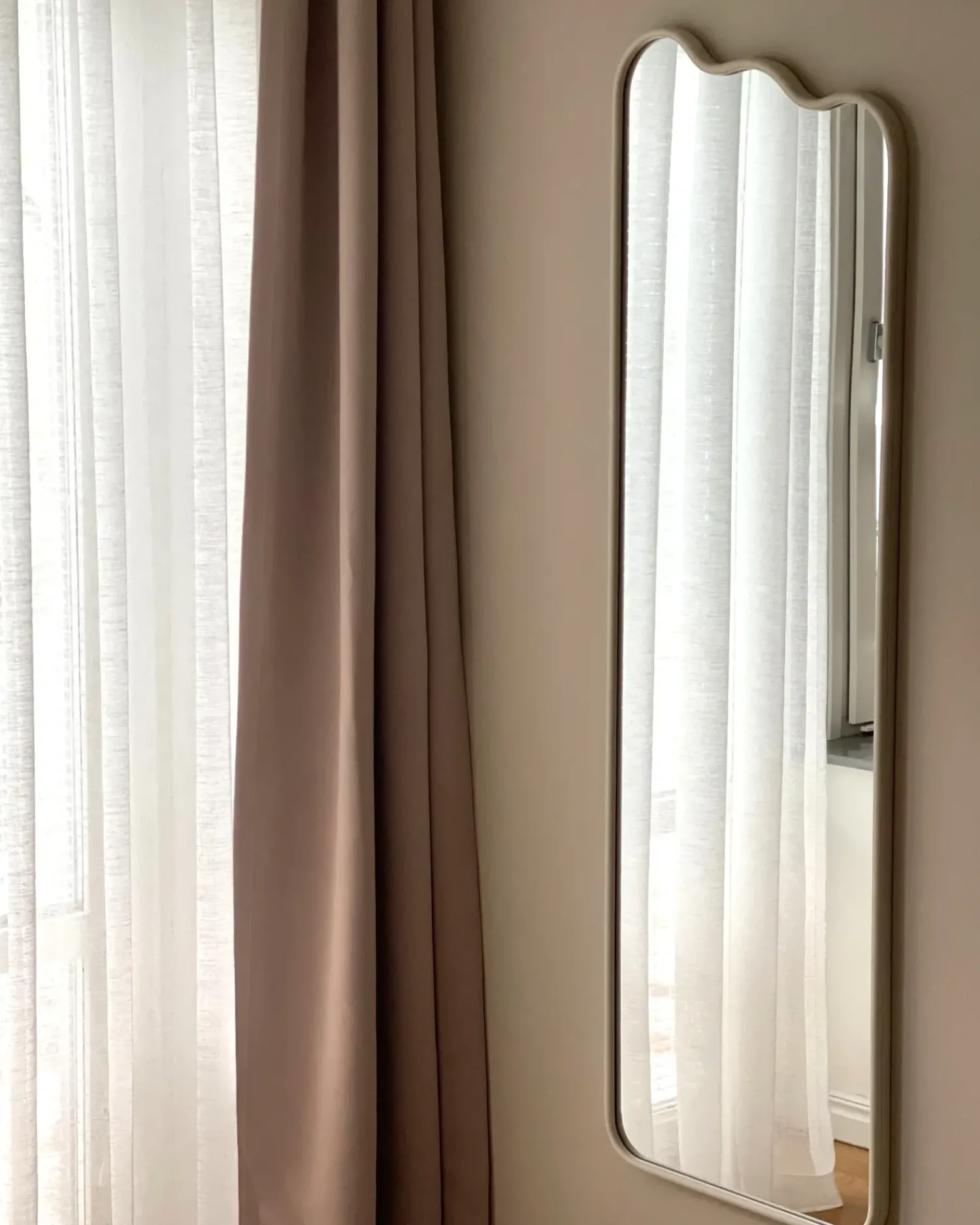 Outlet Beliani Specchio ABZAC 45 cm 145 cm Metallo sporco Bianco