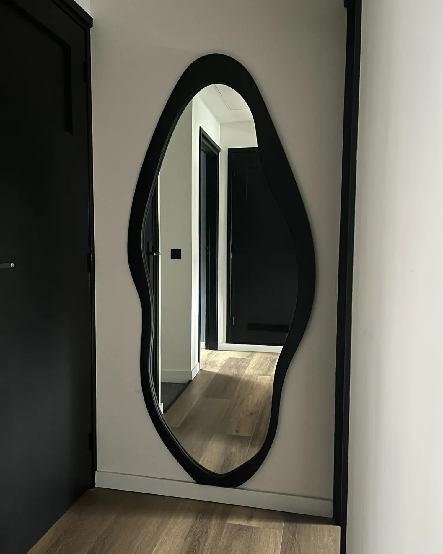 Beliani Specchio BLET 80 cm 180 cm Legno di Paulownia Nero