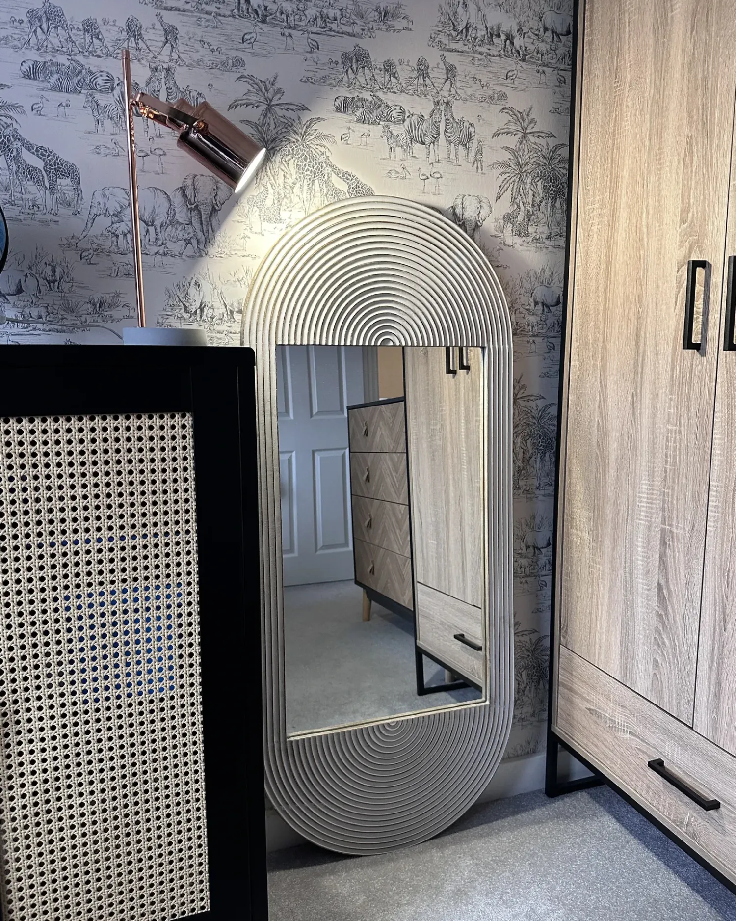 Outlet Beliani Specchio BRIANT 56 cm 130 cm Legno di mango Bianco