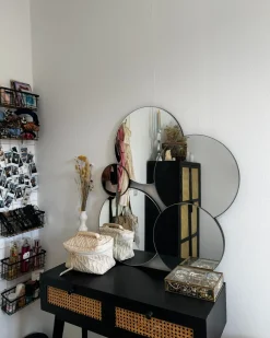 Beliani Specchio CLAIS 82 cm 80 cm Argento