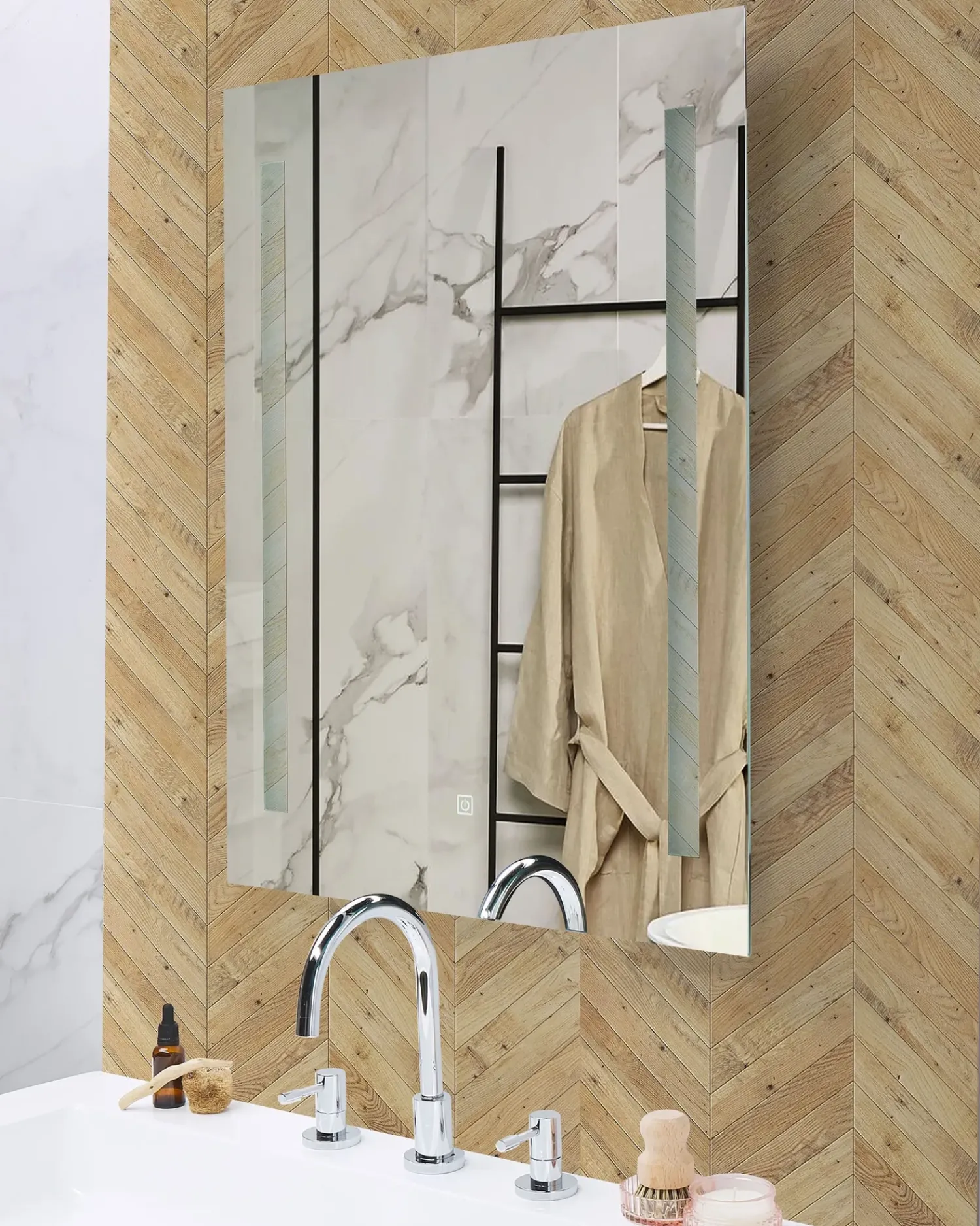 Clearance Beliani Specchio da bagno con luce LED MARTINET 80 cm Argento